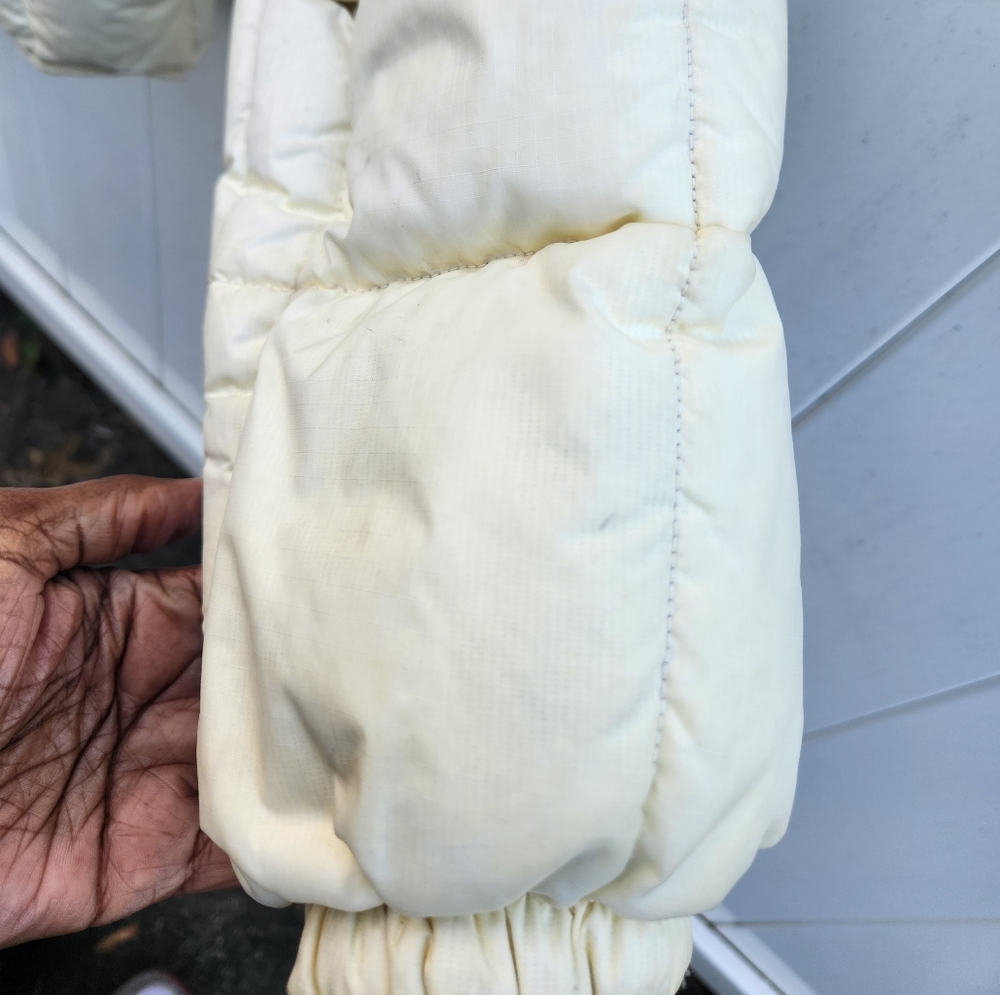 Guess Puffer/ Bubble Coat Used Size L - Picture 15 of 15